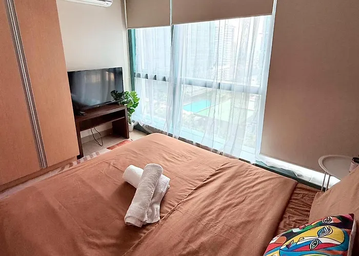 One Bedroom With Queen Bed,sofa Bed And Wifi At One Uptown Residences, Bgc, Taguig Aparthotel