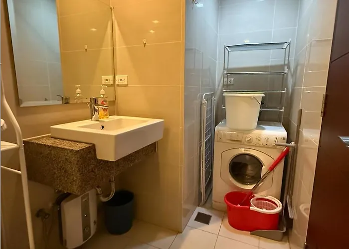 One Bedroom With Queen Bed,sofa Bed And Wifi At One Uptown Residences, Bgc, Taguig 3* Manila