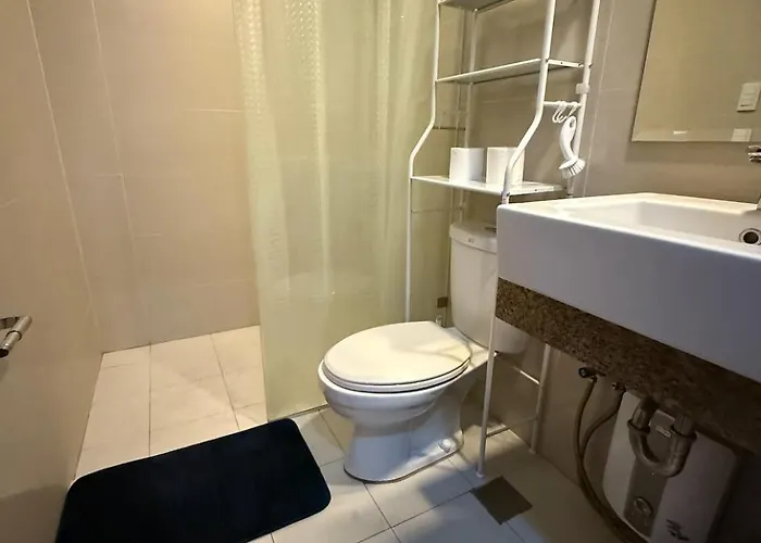 One Bedroom With Queen Bed,sofa Bed And Wifi At One Uptown Residences, Bgc, Taguig Aparthotel